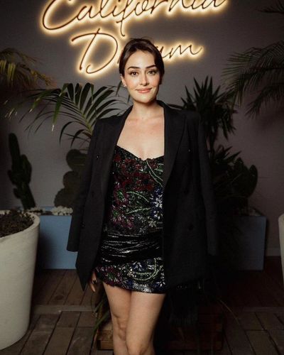 Esra Bilgiç seksi ifşa fotoğrafı 169
