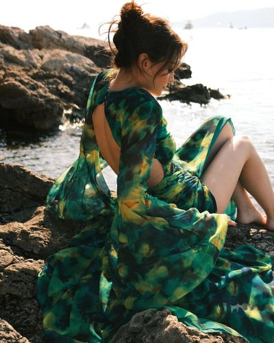 Esra Bilgiç seksi ifşa fotoğrafı 176