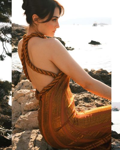 Esra Bilgiç seksi ifşa fotoğrafı 179