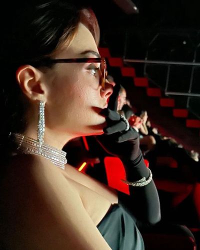 Esra Bilgiç seksi ifşa fotoğrafı 183