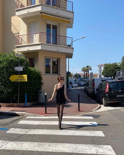 Esra Bilgiç seksi ifşa fotoğrafı 197