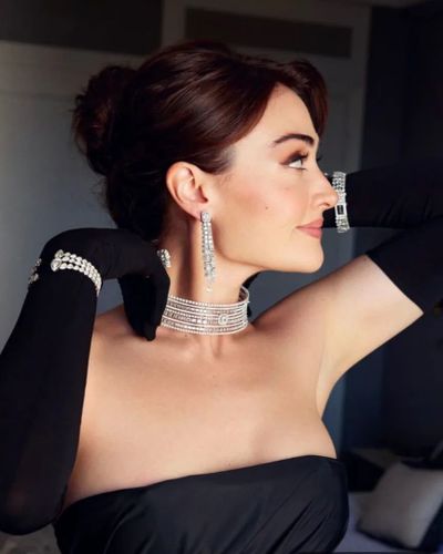 Esra Bilgiç seksi ifşa fotoğrafı 209