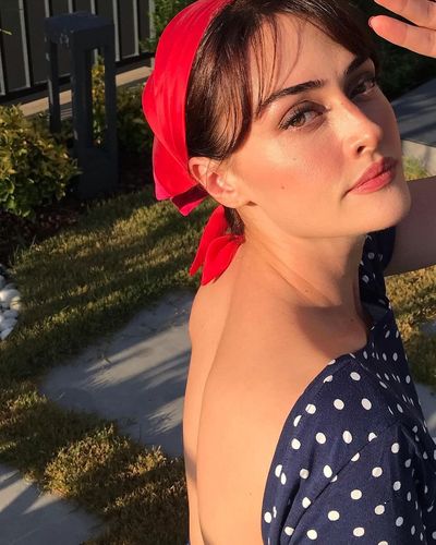 Esra Bilgiç seksi ifşa fotoğrafı 211