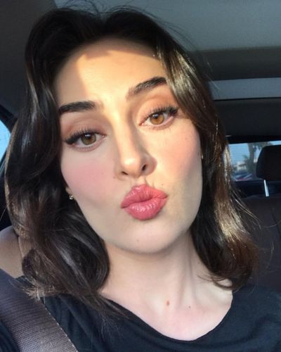 Esra Bilgiç seksi ifşa fotoğrafı 229