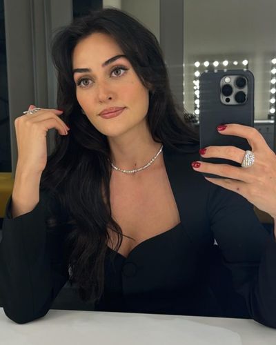 Esra Bilgiç seksi ifşa fotoğrafı 22