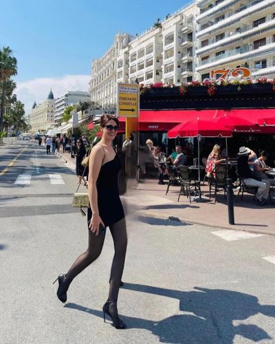 Esra Bilgiç seksi ifşa fotoğrafı 234