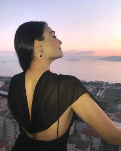 Esra Bilgiç seksi ifşa fotoğrafı 267