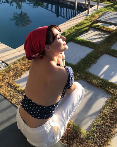 Esra Bilgiç seksi ifşa fotoğrafı 271