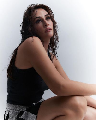 Esra Bilgiç seksi ifşa fotoğrafı 287