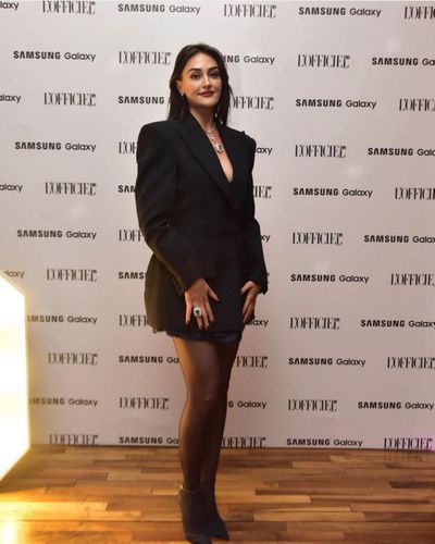 Esra Bilgiç seksi ifşa fotoğrafı 301