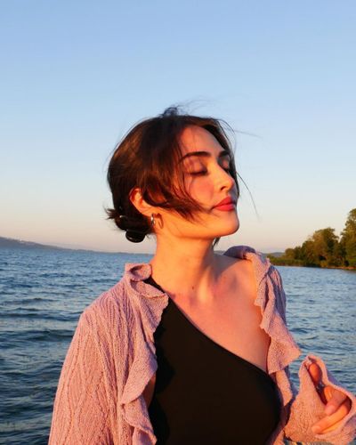 Esra Bilgiç seksi ifşa fotoğrafı 302