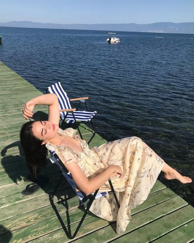 Esra Bilgiç seksi ifşa fotoğrafı 309