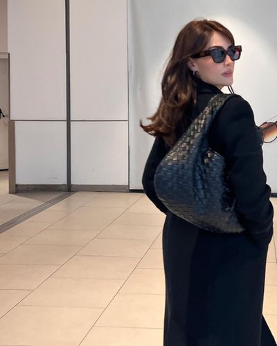 Esra Bilgiç seksi ifşa fotoğrafı 330