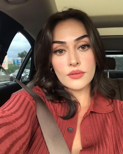 Esra Bilgiç seksi ifşa fotoğrafı 335