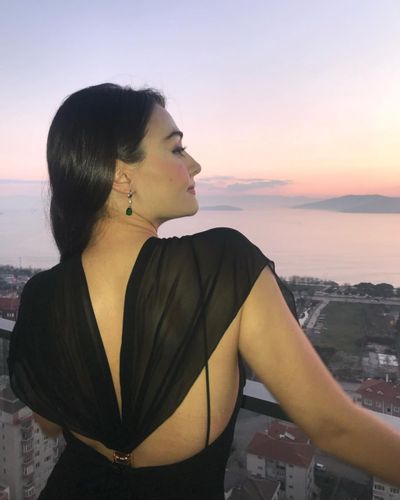 Esra Bilgiç seksi ifşa fotoğrafı 337
