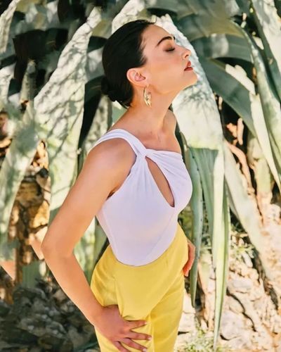 Esra Bilgiç seksi ifşa fotoğrafı 367