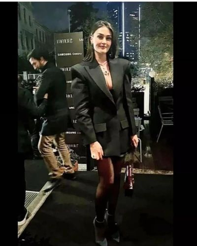 Esra Bilgiç seksi ifşa fotoğrafı 371