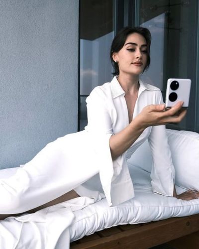 Esra Bilgiç seksi ifşa fotoğrafı 394