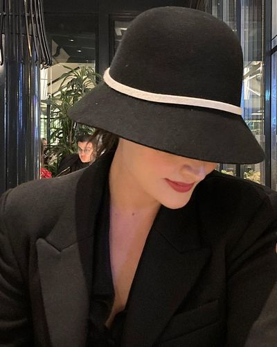 Esra Bilgiç seksi ifşa fotoğrafı 395