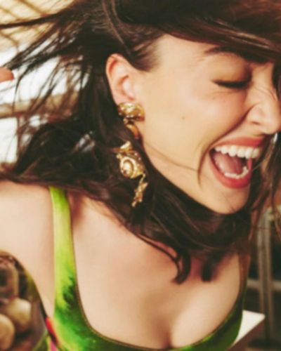 Esra Bilgiç seksi ifşa fotoğrafı 399