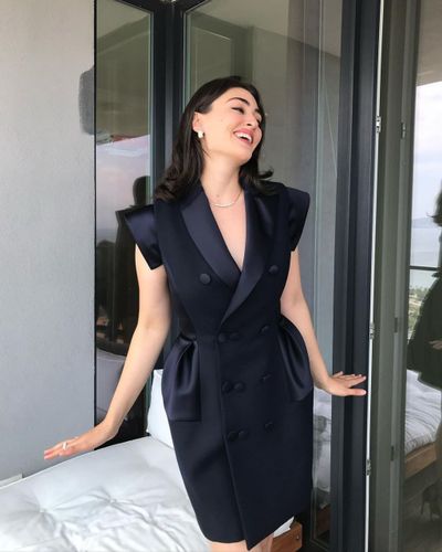 Esra Bilgiç seksi ifşa fotoğrafı 420