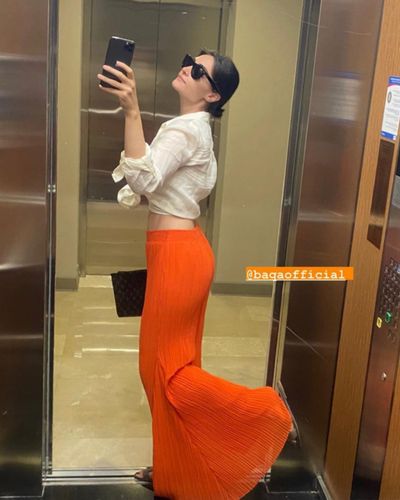 Esra Bilgiç seksi ifşa fotoğrafı 423