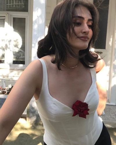 Esra Bilgiç seksi ifşa fotoğrafı 431