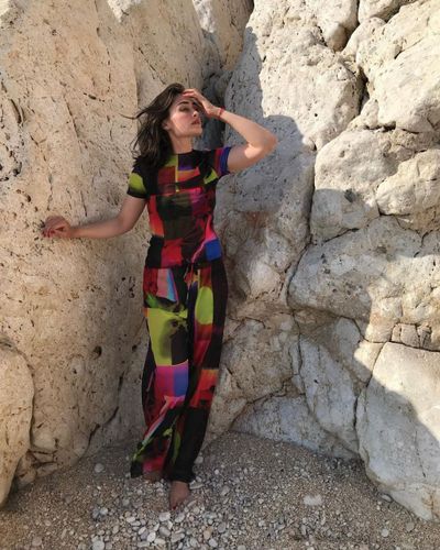 Esra Bilgiç seksi ifşa fotoğrafı 436