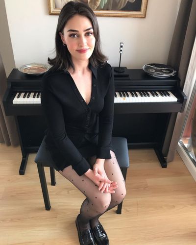 Esra Bilgiç seksi ifşa fotoğrafı 447