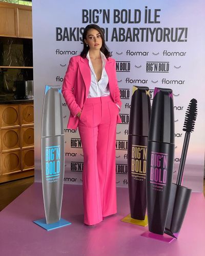 Esra Bilgiç seksi ifşa fotoğrafı 459