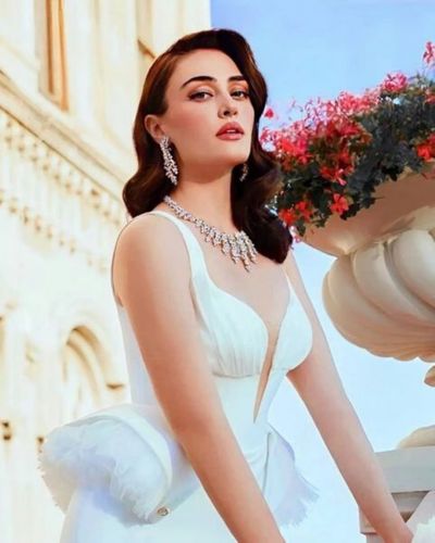 Esra Bilgiç seksi ifşa fotoğrafı 464