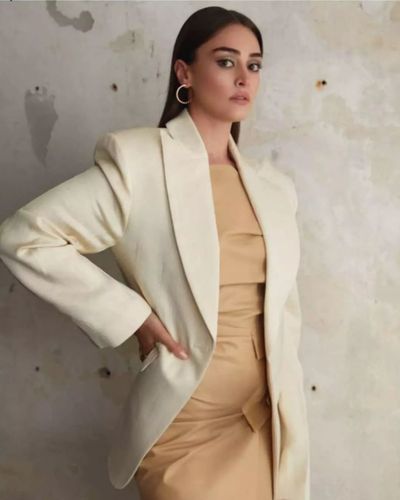 Esra Bilgiç seksi ifşa fotoğrafı 466