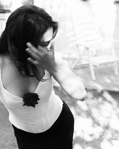 Esra Bilgiç seksi ifşa fotoğrafı 470