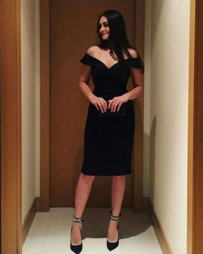 Esra Bilgiç seksi ifşa fotoğrafı 480