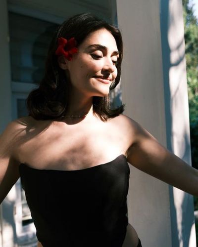 Esra Bilgiç seksi ifşa fotoğrafı 481