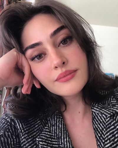 Esra Bilgiç seksi ifşa fotoğrafı 486