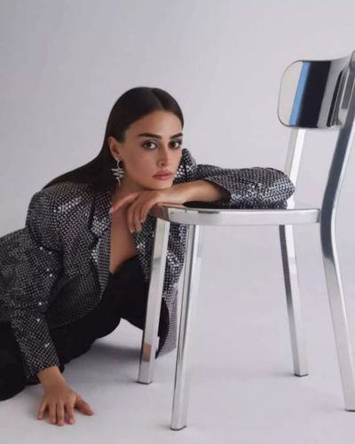 Esra Bilgiç seksi ifşa fotoğrafı 487