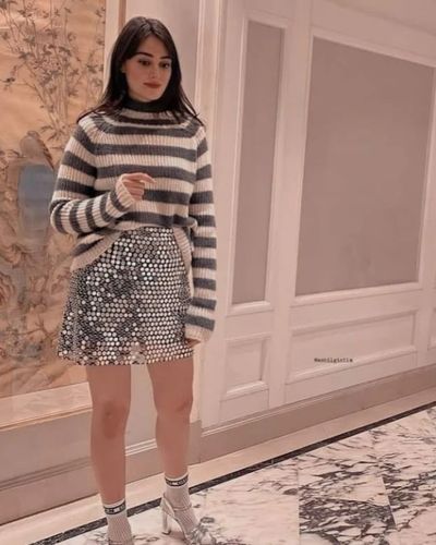 Esra Bilgiç seksi ifşa fotoğrafı 488