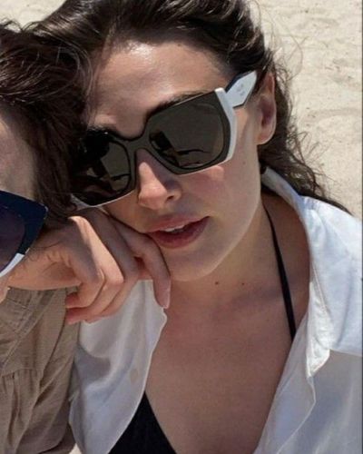 Esra Bilgiç seksi ifşa fotoğrafı 498