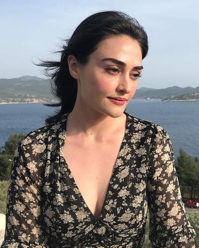 Esra Bilgiç seksi ifşa fotoğrafı 507