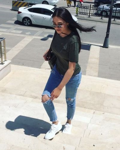 Esra Bilgiç seksi ifşa fotoğrafı 517