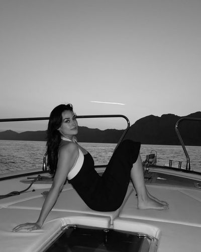 Esra Bilgiç seksi ifşa fotoğrafı 52