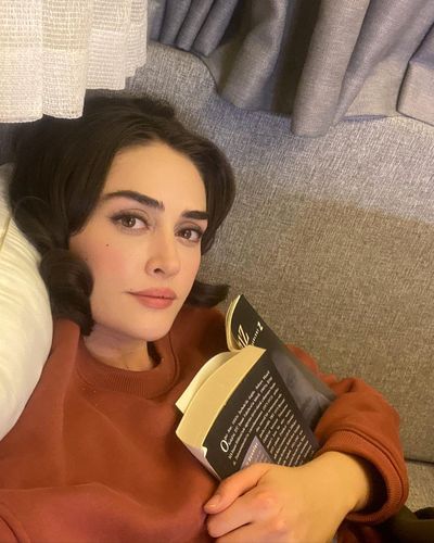 Esra Bilgiç seksi ifşa fotoğrafı 531