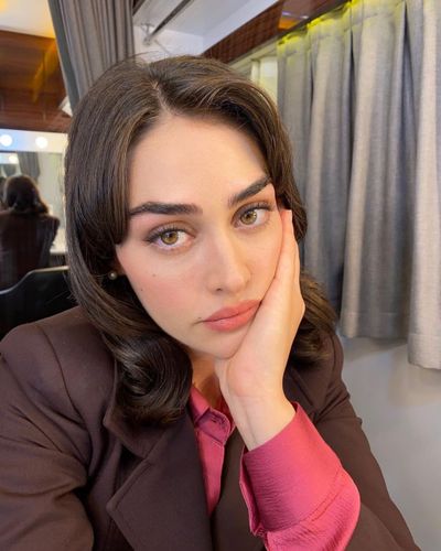 Esra Bilgiç seksi ifşa fotoğrafı 546