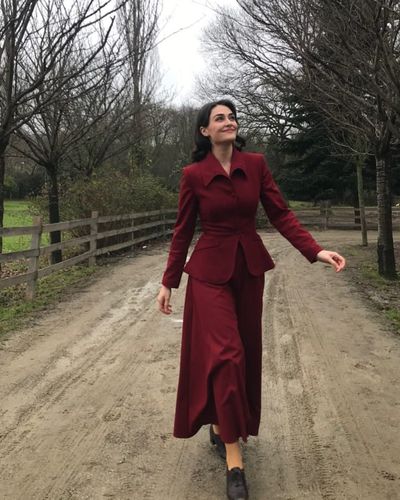 Esra Bilgiç seksi ifşa fotoğrafı 549