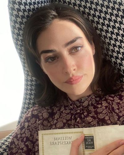 Esra Bilgiç seksi ifşa fotoğrafı 570