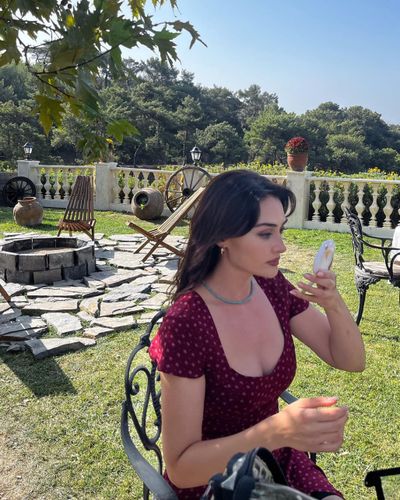 Esra Bilgiç seksi ifşa fotoğrafı 57