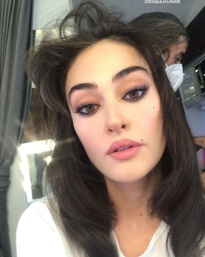 Esra Bilgiç seksi ifşa fotoğrafı 589