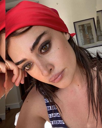 Esra Bilgiç seksi ifşa fotoğrafı 603