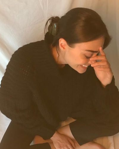 Esra Bilgiç seksi ifşa fotoğrafı 608
